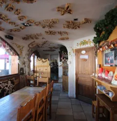 Salle, restaurant le Loup Blanc