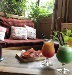 La Tourmaline Hotel & Spa Lounge bar