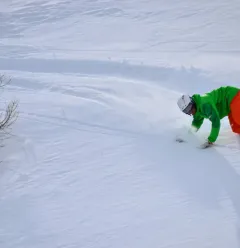 Moniteur en snowboard