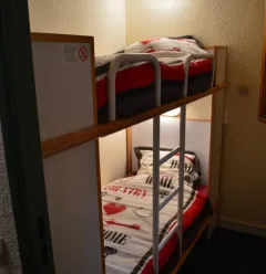 Cabine avec ensemble de lits superposés