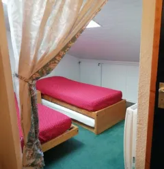 chambre mezzanine sous toit velux