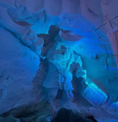 Grotte de neige sculptée_Champagny-en-Vanoise