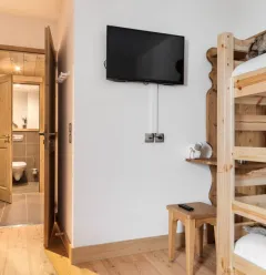 Chambre 2 & WC Séparé