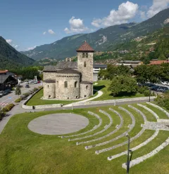 La Basilique Saint Martin vue du ciel