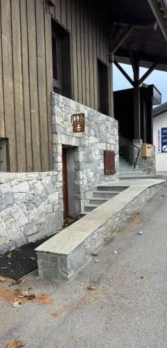 Toilettes Publiques / Coin change bébé - Maison de Montalbert_Plagne-Montalbert