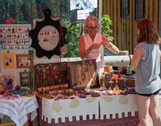 Marché artisanal, braderie des commerçants et vide greniers_Champagny-en-Vanoise