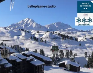 Vue imprenable du salon sur la montagne