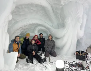 Grotte de neige sculptée_Champagny-en-Vanoise