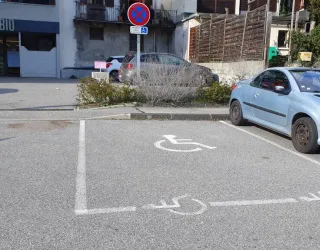 Place de parking PMR