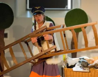 Spectacle - Goûter | Oups ! Encore un coup de Ninon ! Cie La baraque à plumes_Aime-la-Plagne