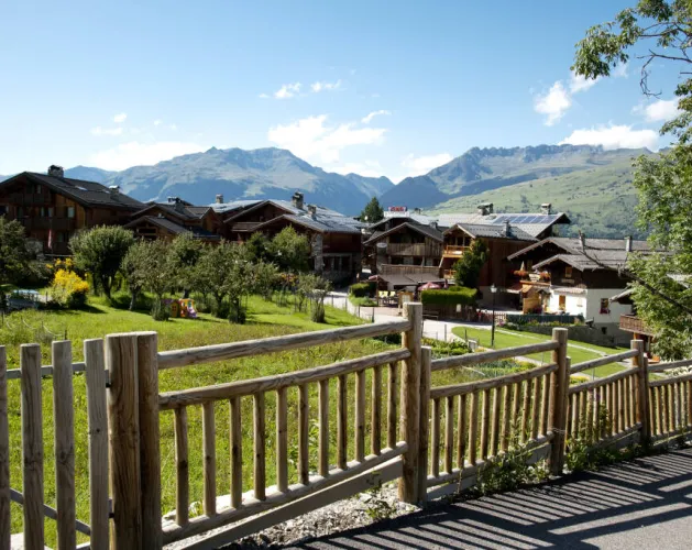 Le Tour du Village