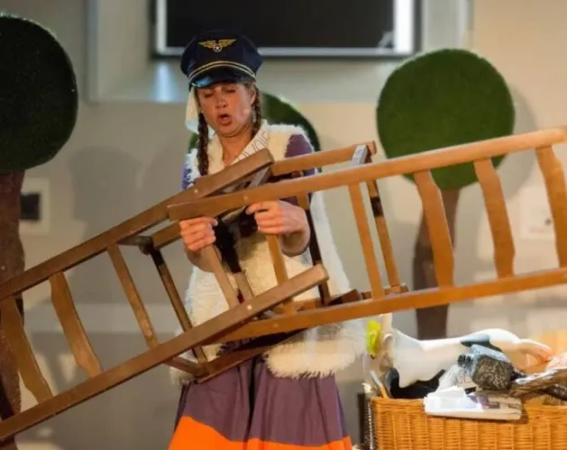 Spectacle - Goûter | Oups ! Encore un coup de Ninon ! Cie La baraque à plumes_Aime-la-Plagne