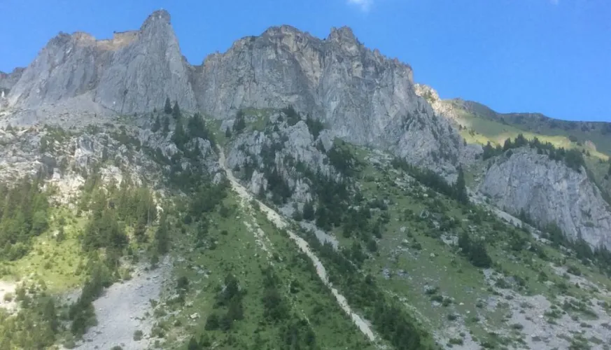 Sentier de la Roche de Janatan vallée de la Plagne