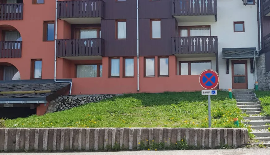 Place de parking handicdapé