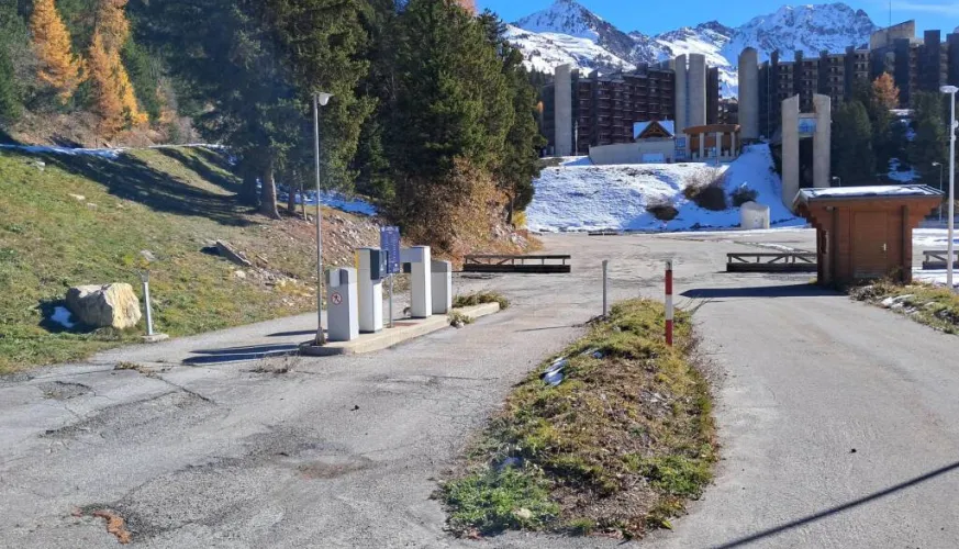 Parking aérien P2 Plagne Bellecôte_La Plagne