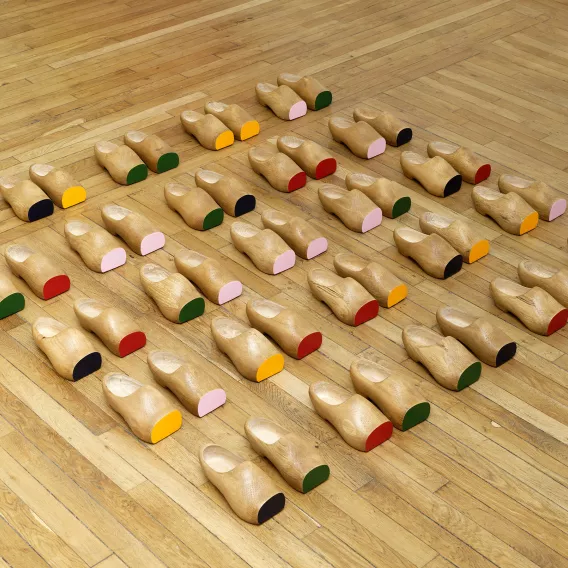 Campagne_Premiere_Nicolas_Momein_ sabots_en_bois_peints_2021-Botoù_koat