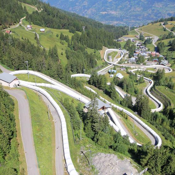 Vue de la piste de bobsleigh