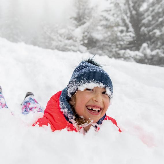 Enfants dans la neige à La Plagne