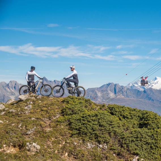 VTT avec vue sur le Mont Blanc à La Plagne