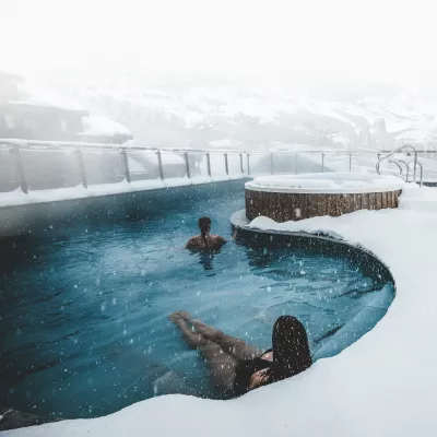 Passion spa : 5 adresses pour regarder les flocons tomber en amoureux depuis votre jacuzzi