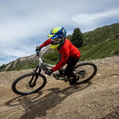 Vos enfants ont raison de vouloir se mettre au VTT de descente (la preuve par 4)