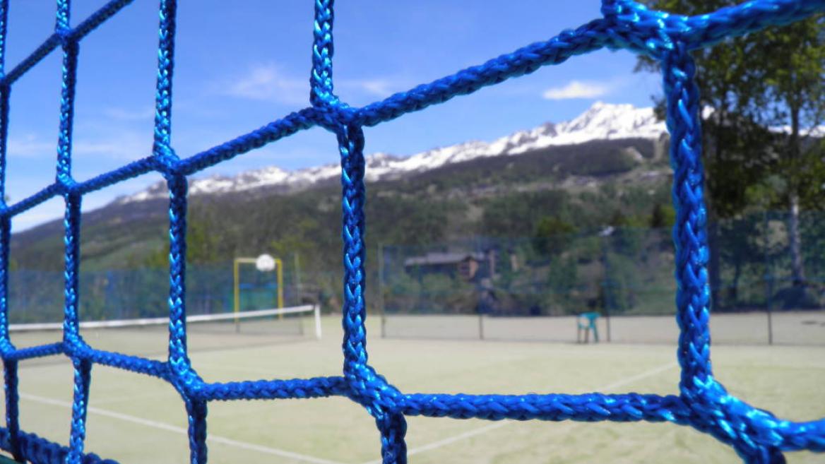 Terrain de tennis