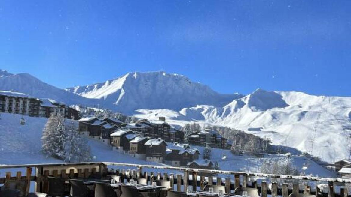 Une des plus belles terrasses de la Plagne :)  Notre terrasse