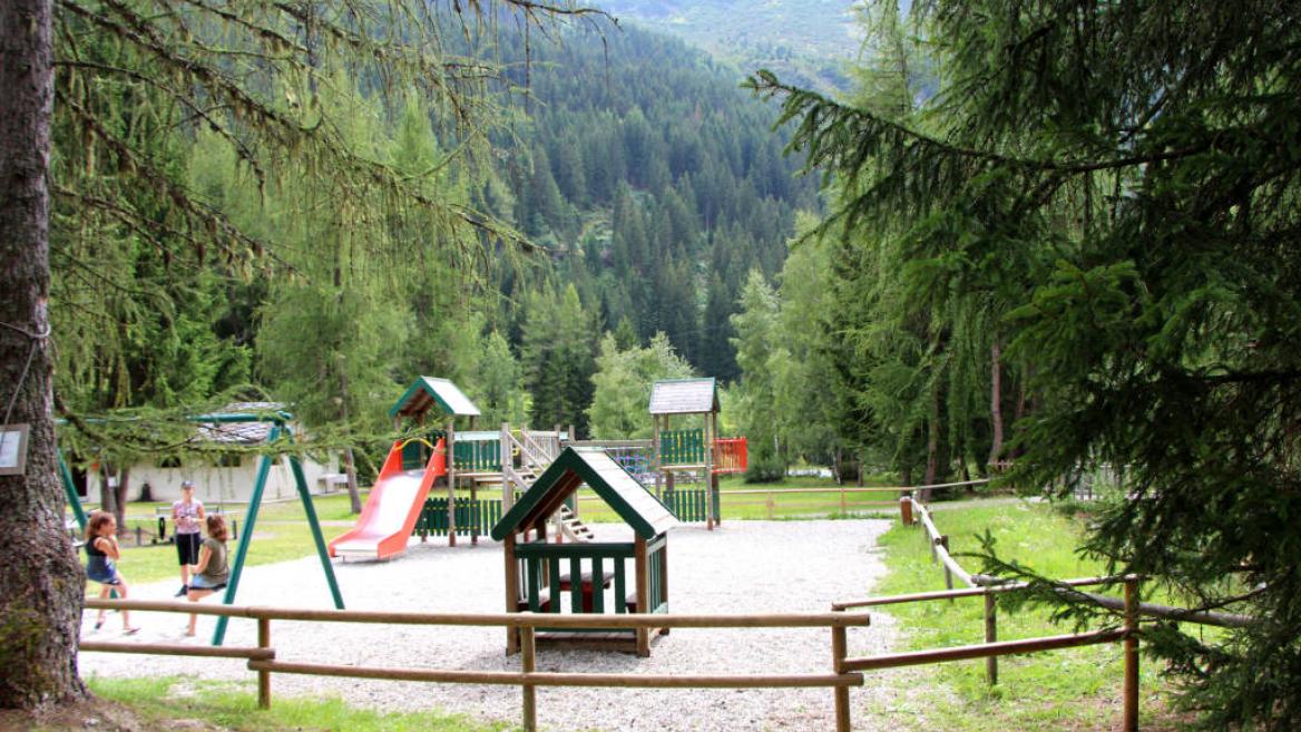 Espace jeux du camping à Champagny le Haut