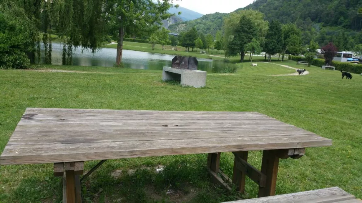 Aire de Pique-nique base de loisirs de Centron