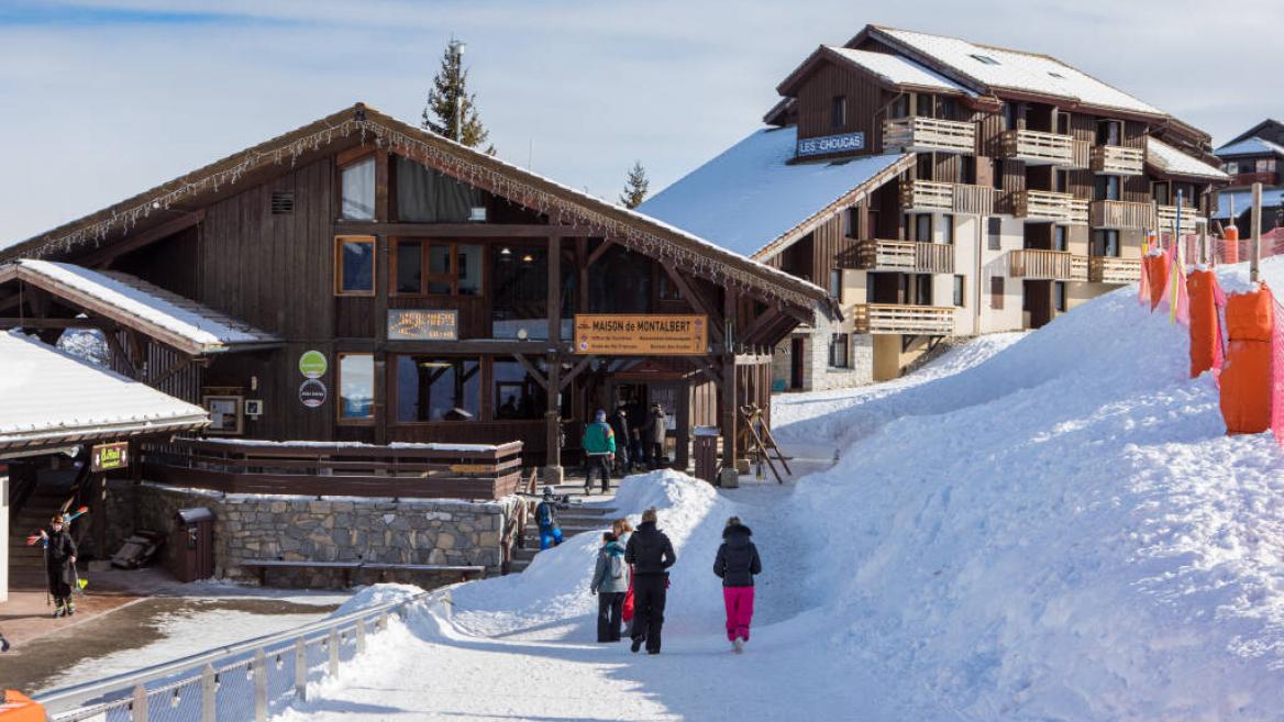 Vente forfaits remontées mécaniques Montalbert Plagne Montalbert Commerces & Services à