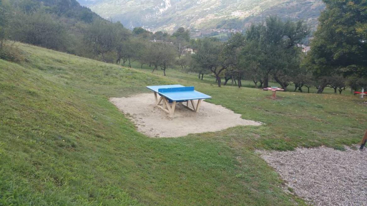 table de ping pong aire de jeux de macot - vallée de la Plagne