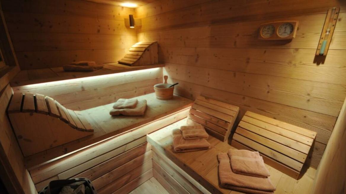 CHALET LA VIEILLE MAISON sur la station de ski de La Plagne-Montalbert, 24 personnes (gîte de groupe grande capacité).