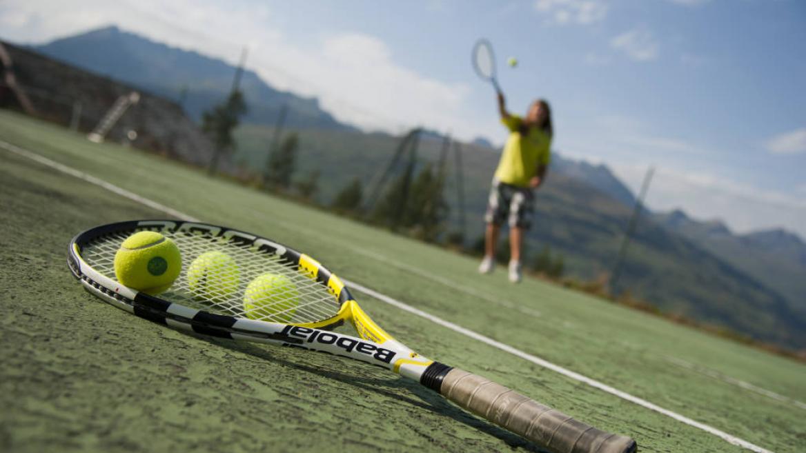 Terrain de tennis