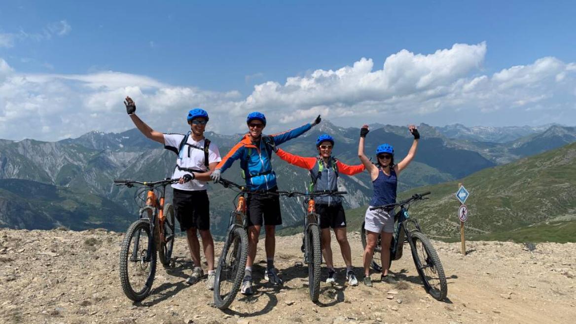 Sorties VTT-AE encadrées et location