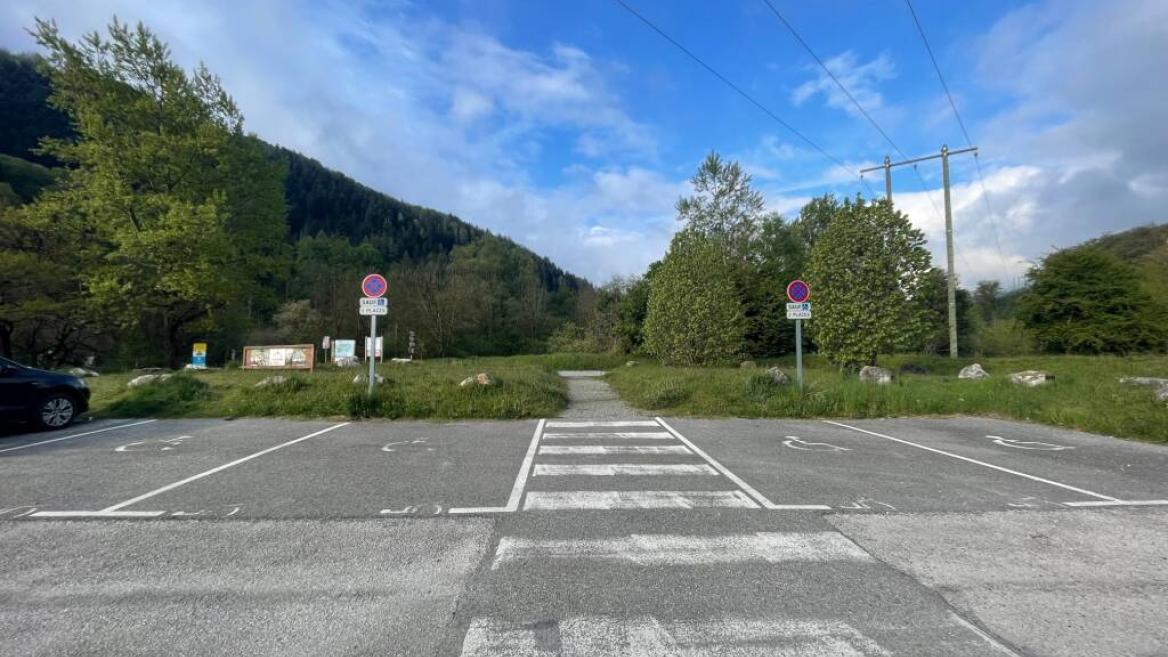 Place de parking handicapé