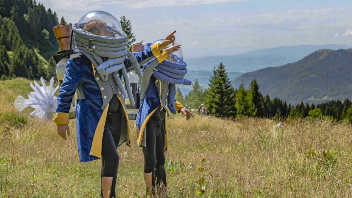Spectacle déambulation Nautilus | Cie Deo - Les Estivales Sauvages_La Plagne Tarentaise