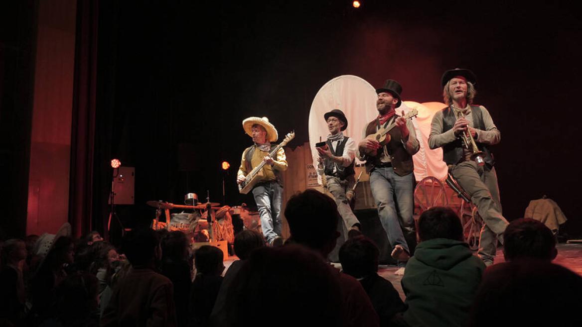 Le Festoche des Mioches | Spectacle : A l'ouest je te plumerai_Plagne-Montalbert