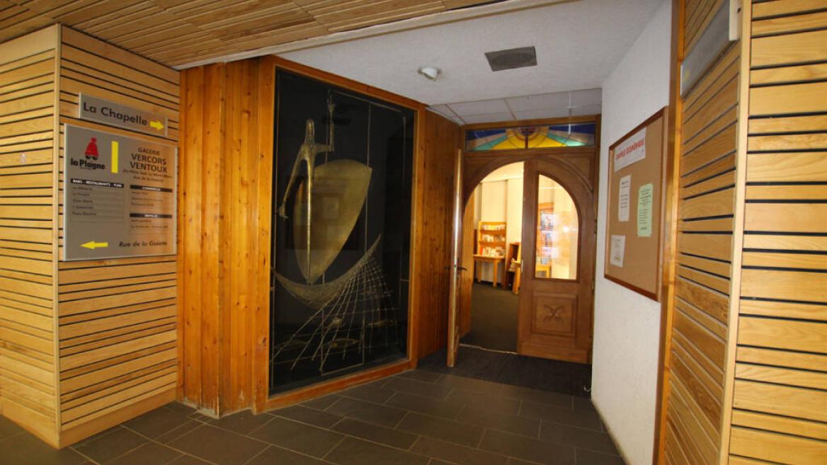 Accès à la chapelle depuis la galerie Accès à la chapelle depuis la galerie