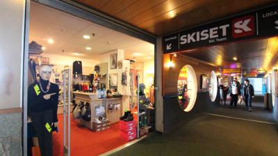 Skiset dans la galerie