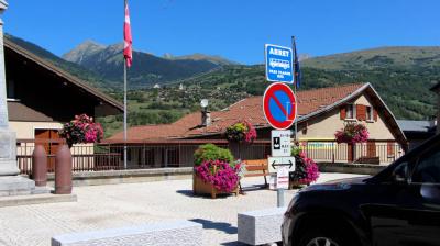 Arrêt de navette face à la Mairie