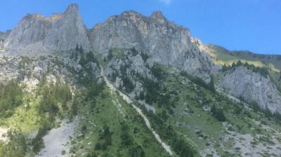 Sentier de la Roche de Janatan vallée de la Plagne