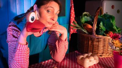 A table petits et gants ! - Cie Chapiteau Théâtre  | FESTIVAL "UN AUTOMNE SUR LES PLANCHES" POUR LES SCOLAIRES_Aime-la-Plagne