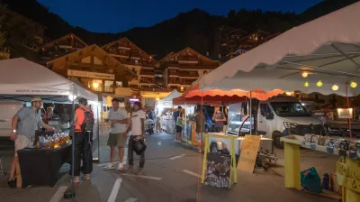 Marché Artisanal en nocturne et Braderie des commerçants_Champagny-en-Vanoise