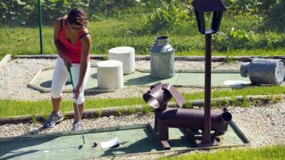 La_Plagne_mini_golf_1_Ph_Royer_2013.jpg