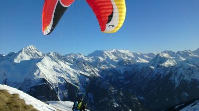 Parapente sur les sommets de la Plagne