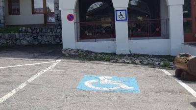 Place ce parking handicapé