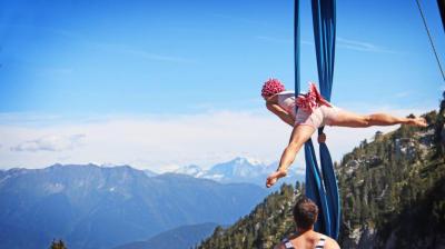 Spectacle Les Insubmersibles | Cie Un de ces 4 - Les Estivales Sauvages_La Plagne Tarentaise