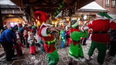 Séance photo avec les lutins du Père Noël et maquillage enfants_La Plagne