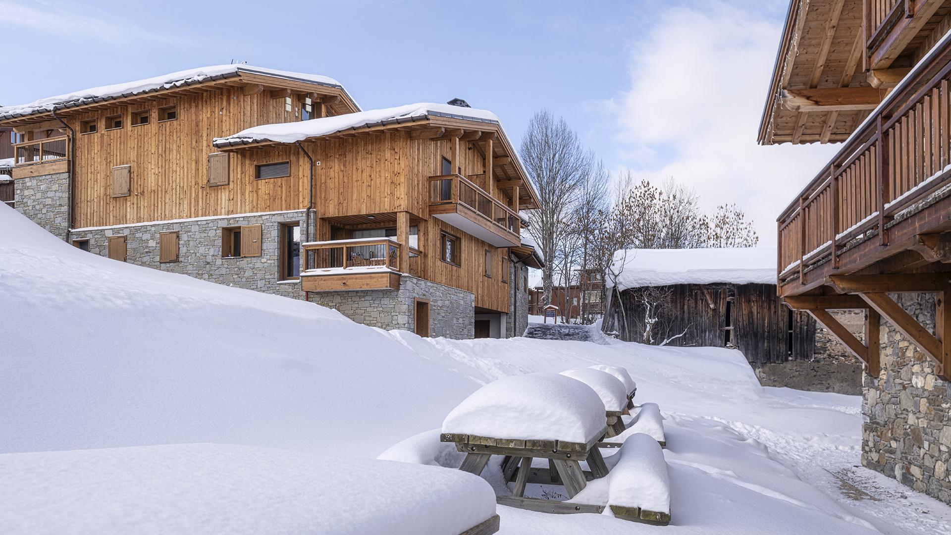 Village de MOntalbert sous la neige